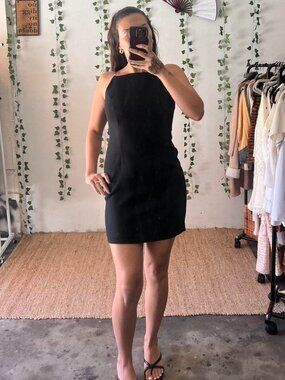 Vintage 90s/Y2K CDC Petites black mini dress with sleek chain straps size 2